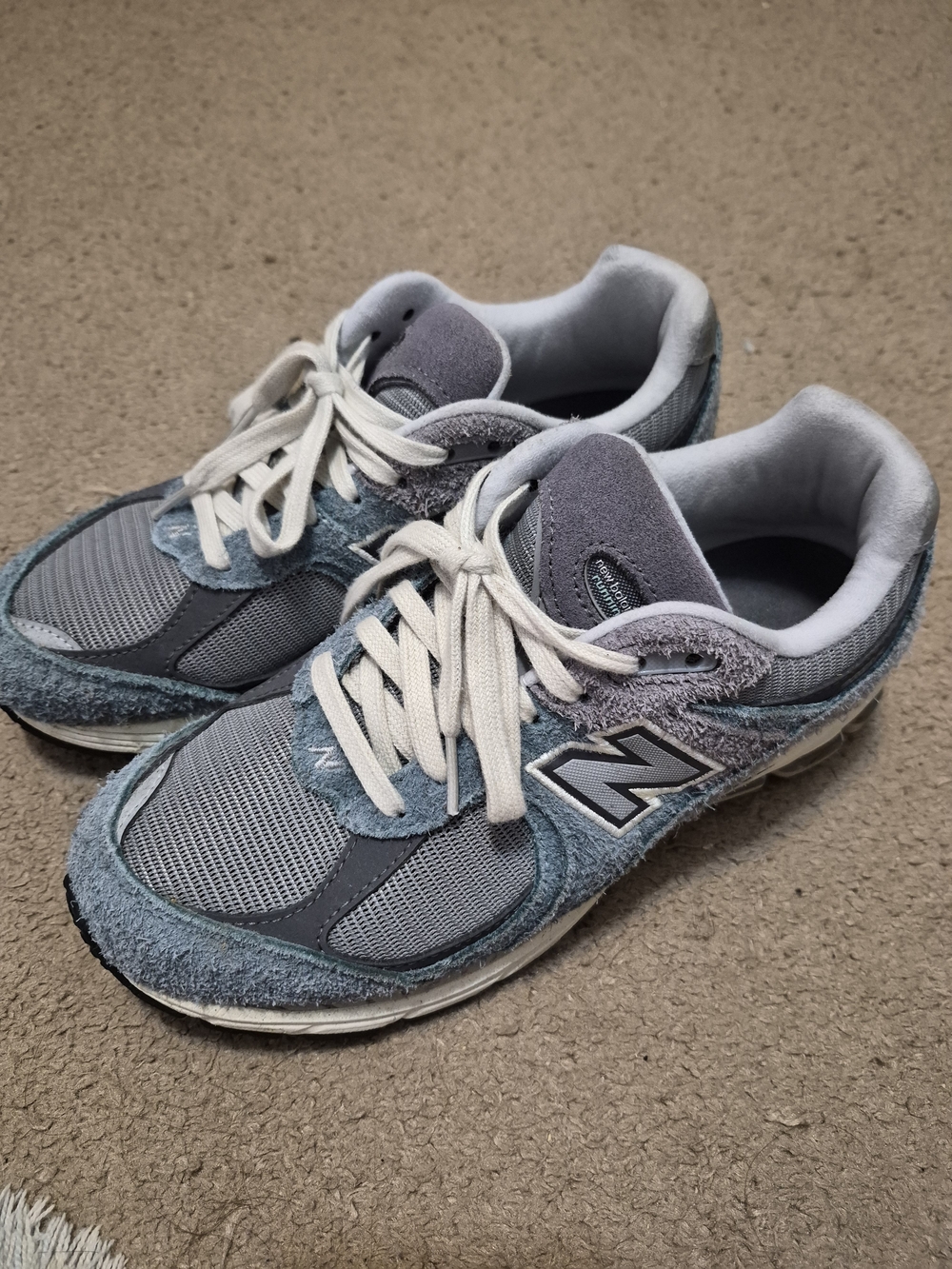 New Balance 2002R